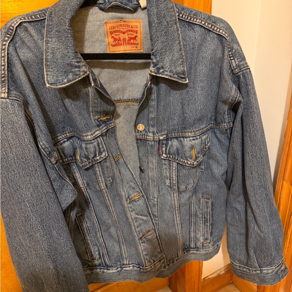 Levi's womens 90s Trucker Blue Denim Jacket